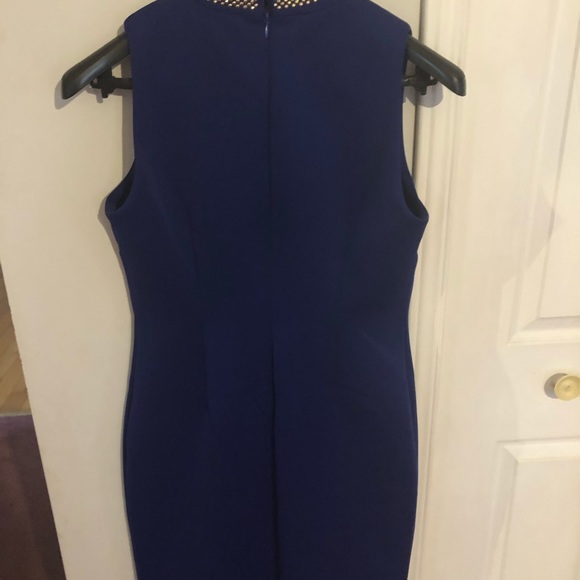 Blue dress with beading around necklace - Picture 6 of 6